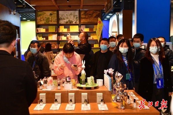 点击查看高清原图